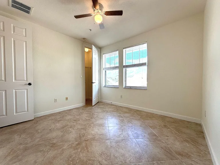 960 Millbrae Ct #4 — Photo 14
