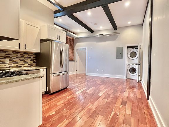 4th image of 1027 E Montgomery Ave #2