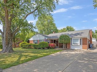 6636 Cardinal Ln, Annandale, VA 22003