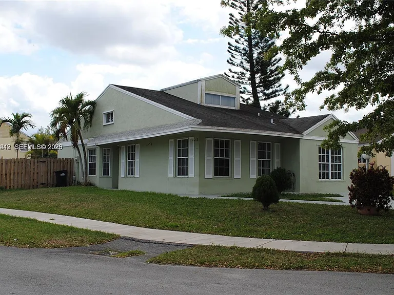 14636 SW 127th Ct — Photo 4