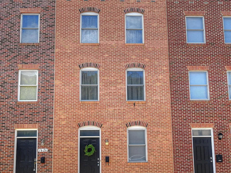 1624 Light St