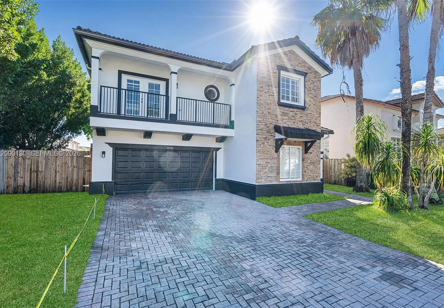 Laroc Estates — Photo 2