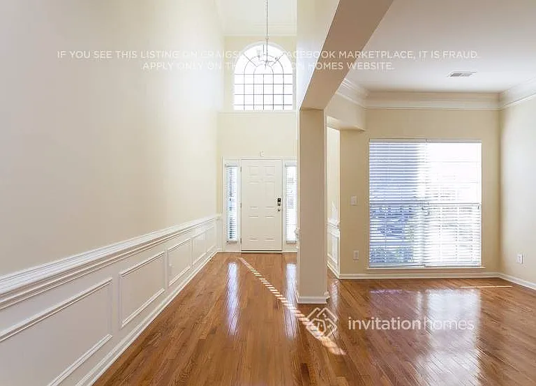 9834 Edinburgh Ln — Photo 2