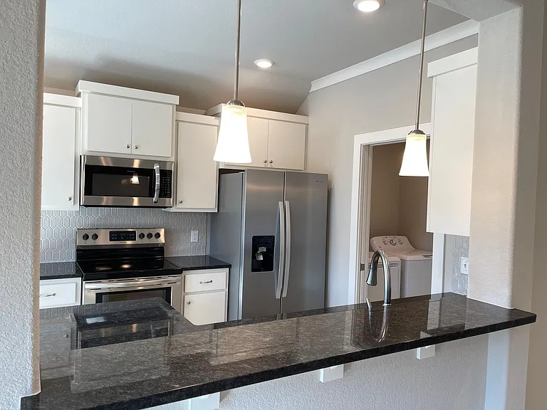 4337 W Newton Ave — Photo 5