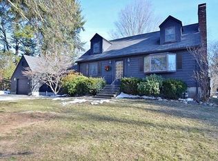 11 Paul Revere Rd, Bedford, MA 01730