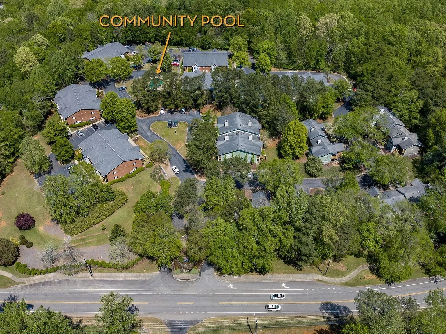 Spacious 2BR/2BA Near UGA — Photo 4