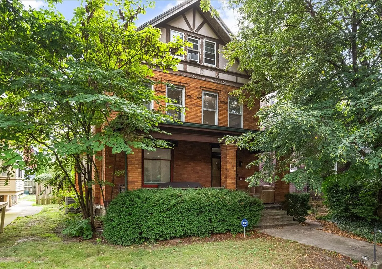 Discover your perfect newly renovated 8BR home at 49 E. Oakland Ave. — Photo 1