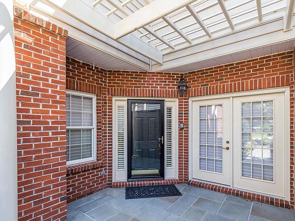 3rd image of 20606 Rosewood Manor Sq