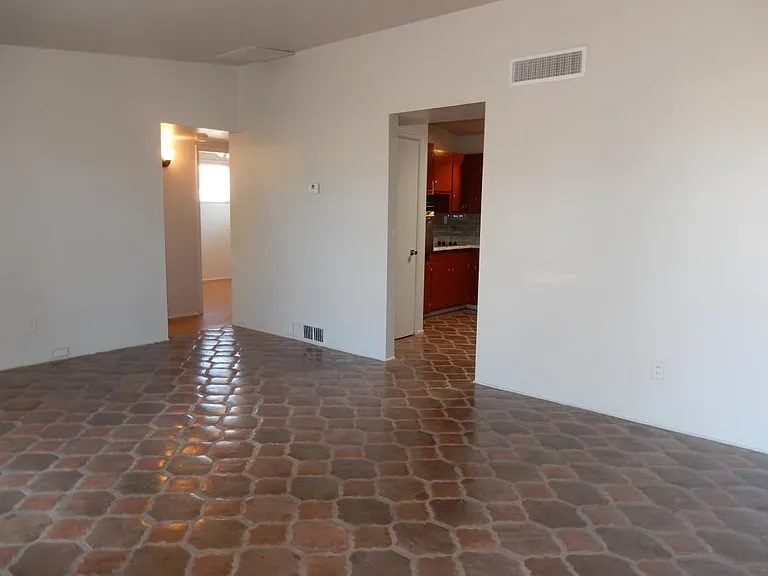 826 E Alturas St — Photo 6