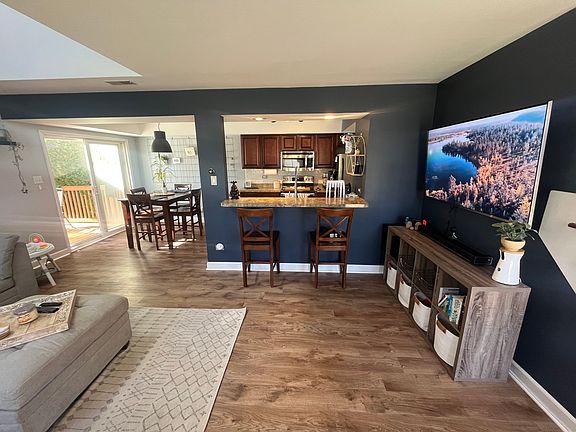 2nd image of 17004 Circle Dr E Unit 0
