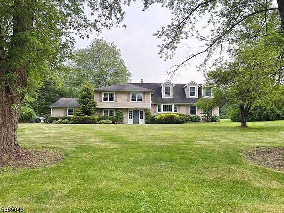 2nd image of 21 Meadowview Rd