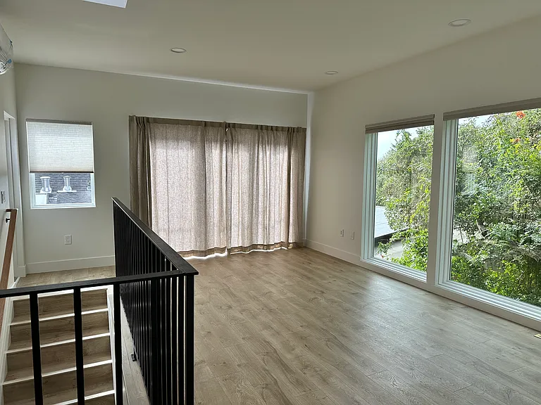 1010 Hillside Ave — Photo 23