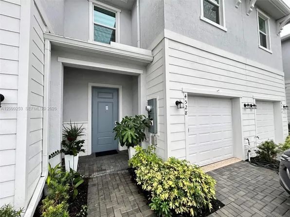 4528 Hollister Ave, Lake Worth, FL 33463