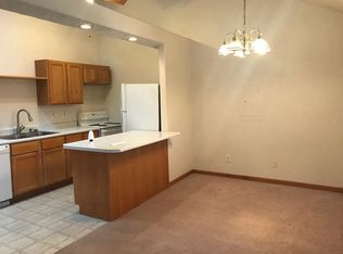 3037 Viking Dr, Sioux City, IA 51104
