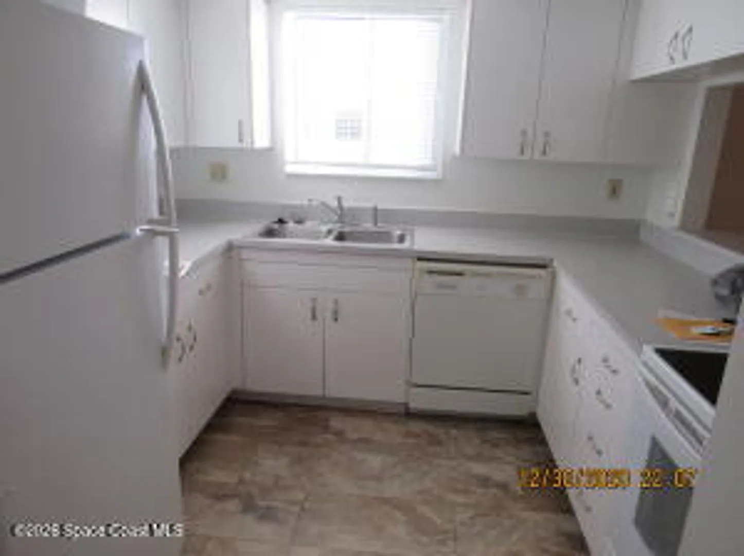 Patio Villa End Unit In River Way Condo, — Photo 3