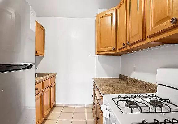 4th image of 4 W 121st St APT 7