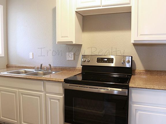 5th image of 3335 Indiana Ave #B