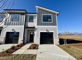 1037 Old Creek Bnd, Gallatin, TN 37066