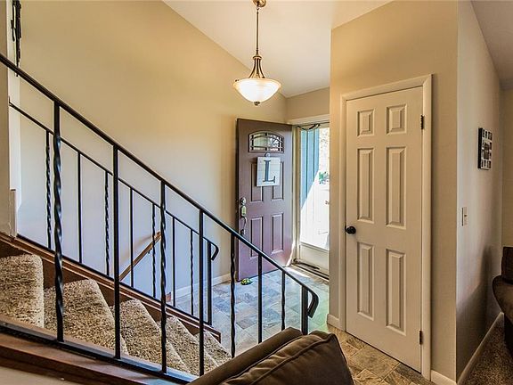 4th image of 111 Helmi Dr