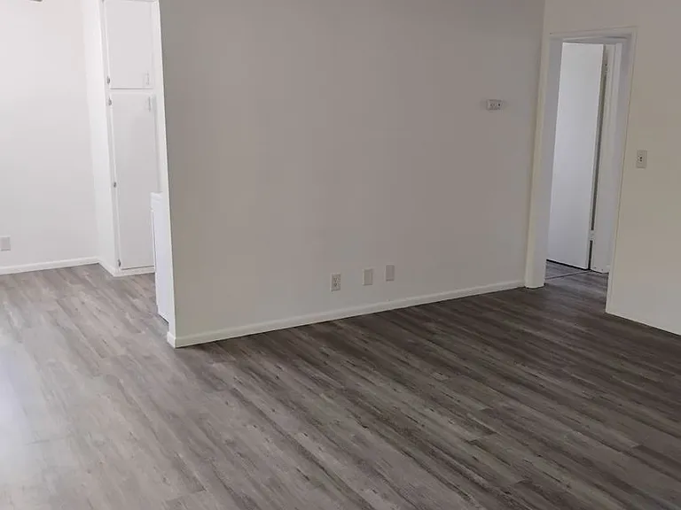 5311 Lexington Ave — Photo 7