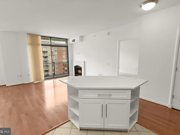 1021 Garfield St #905 — Photo 12