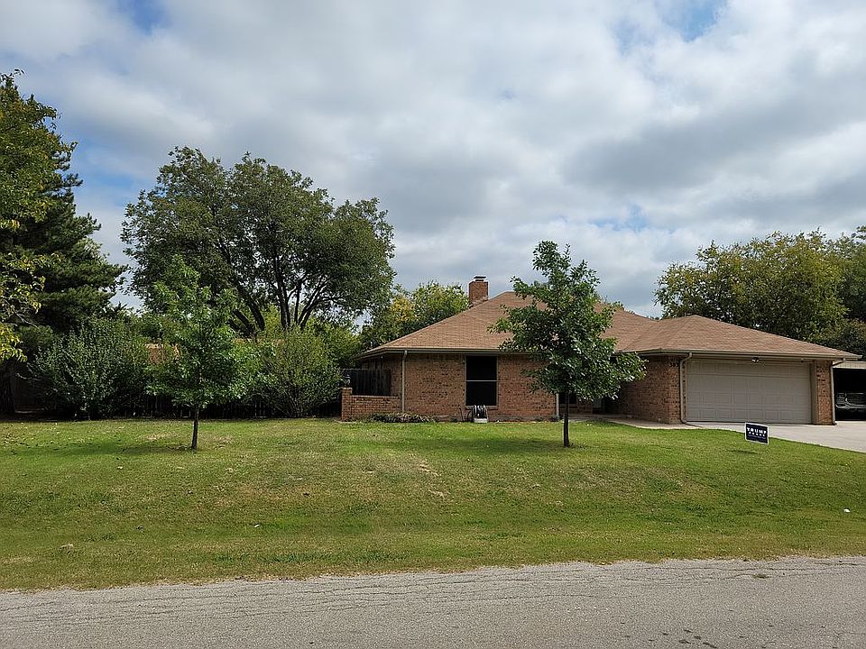 2nd image of 303 Windjammer Way