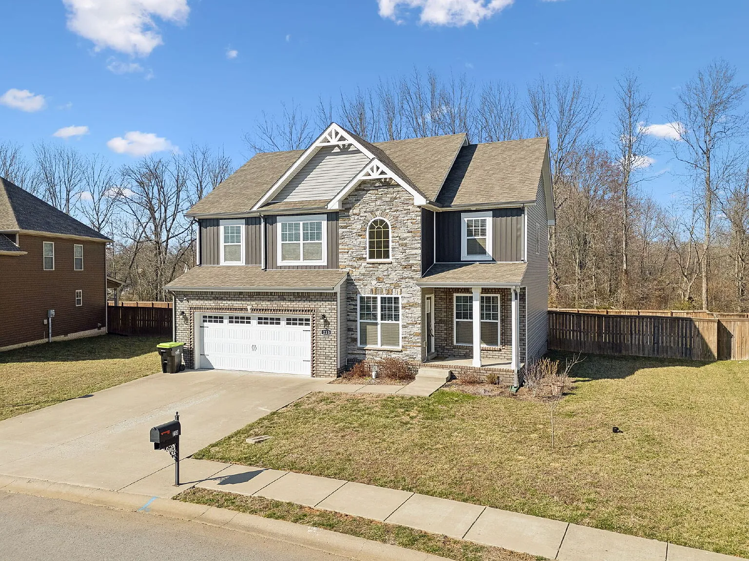 4 bed, 2.5 bath, 2230 sqft, $2,495 — Photo 3
