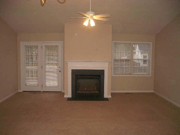 2nd image of 1620 Longleaf Dr E