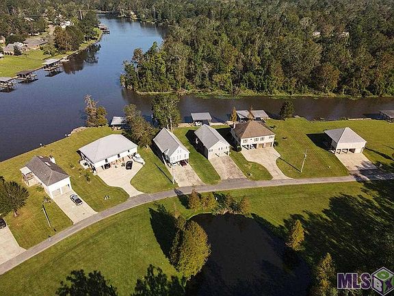 2nd image of 17667 Cove Ln