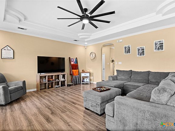 3rd image of 2505 Isabelle Dr