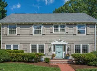 7 S Brookwood Dr, Montclair, NJ 07042