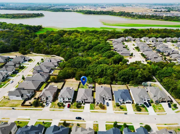 628 Lake Cove Dr, Little Elm, TX 75068