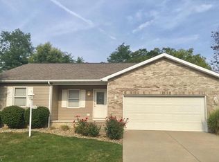 1135 Taylor Ln, Mineral Ridge, OH 44440