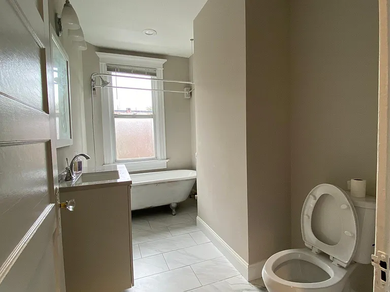 3000 Guilford Ave — Photo 4