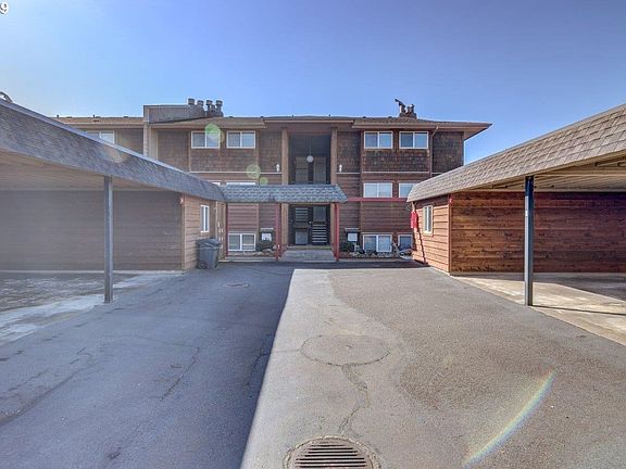 3rd image of 325 Lancer St #48
