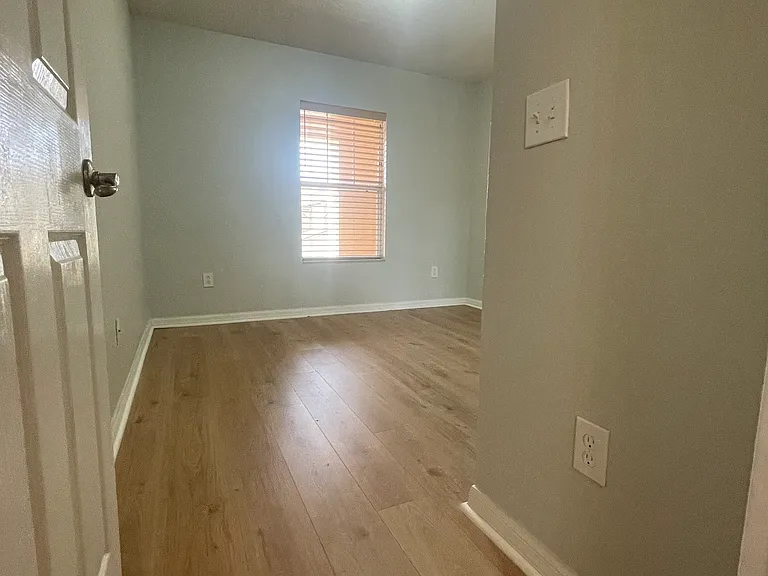225 Perching Post Cv — Photo 17