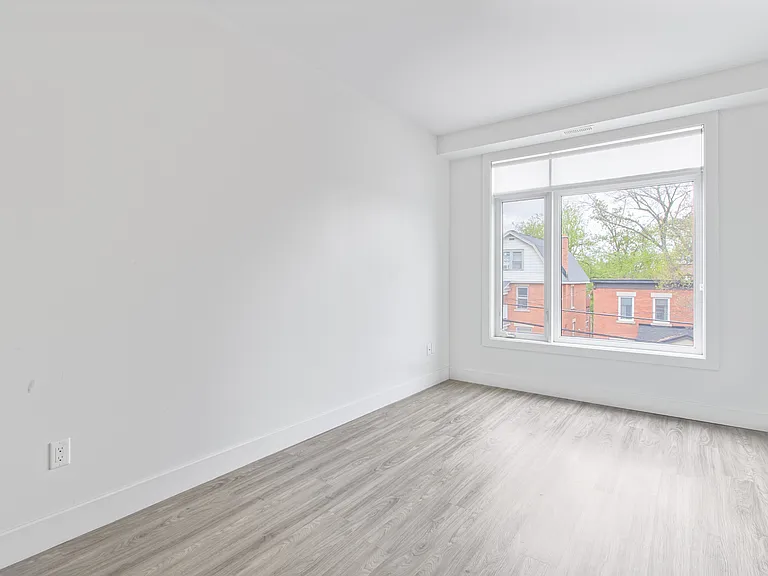337 Sunnyside Ave — Photo 7