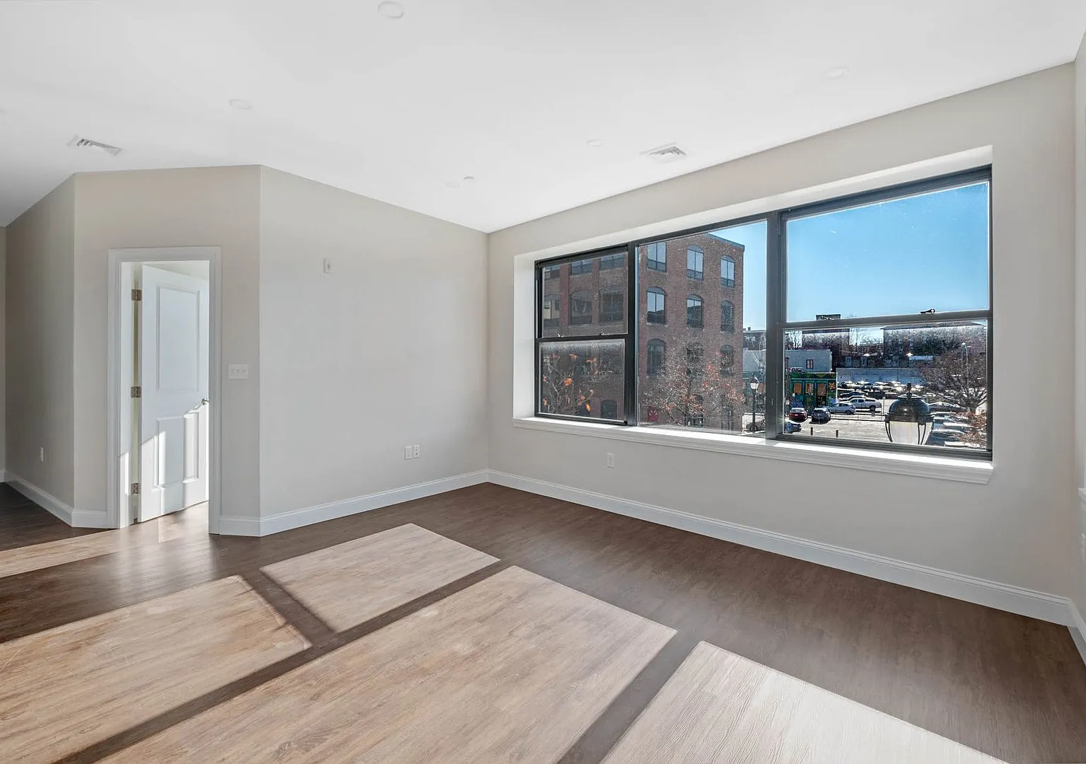 18 New Derby St — Photo 4