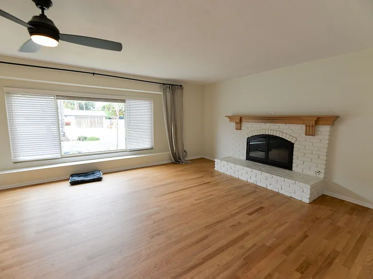2345 S Ola Vis — Photo 10