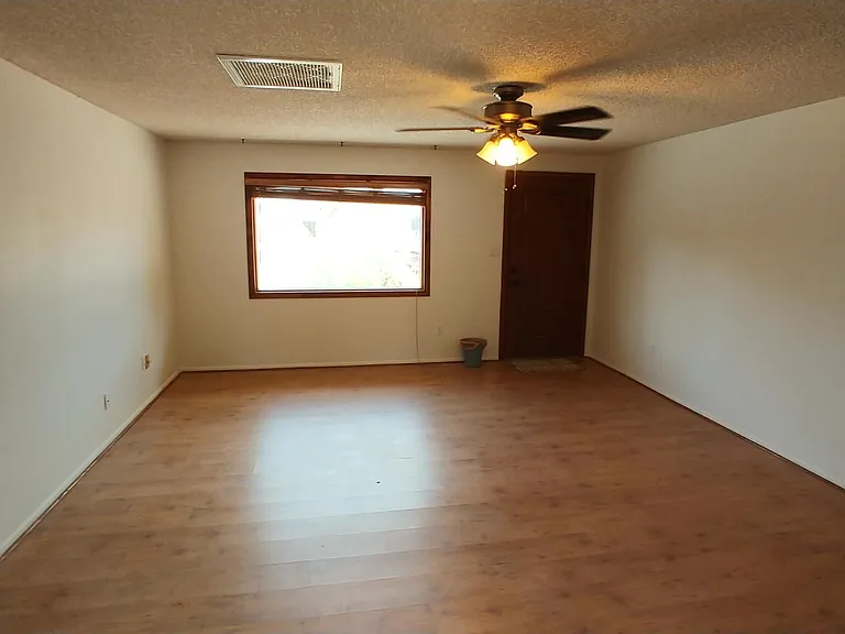 3724 E Gelding Dr — Photo 4
