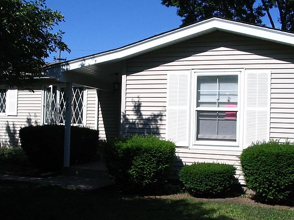 Front of home, looking SW