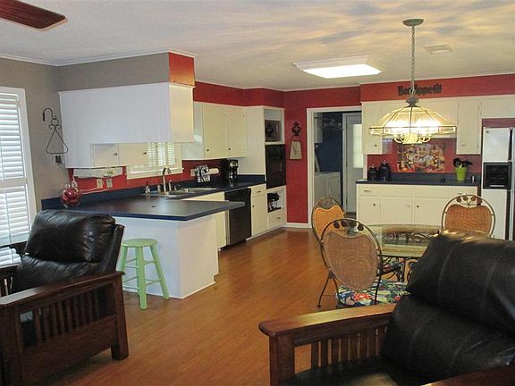 5th image of 612 Welwyn Way