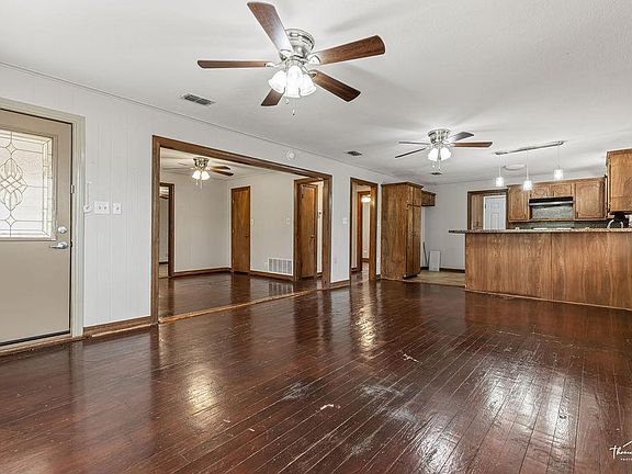 2nd image of 803 S Wall St