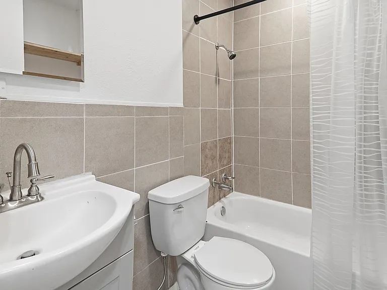 1403 Little St — Photo 23