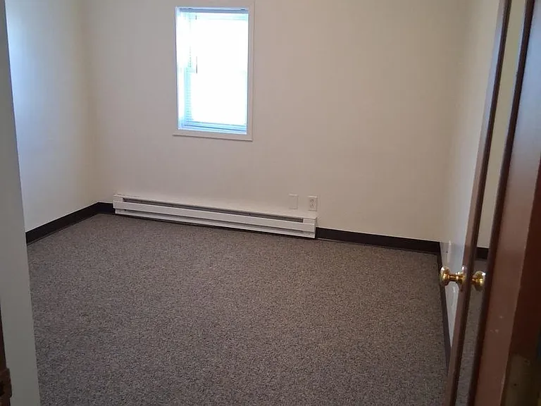 2202 Broadway St — Photo 10