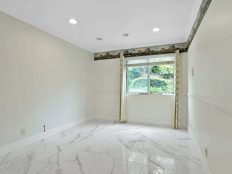 5495 Avenida Del Tren — Photo 11