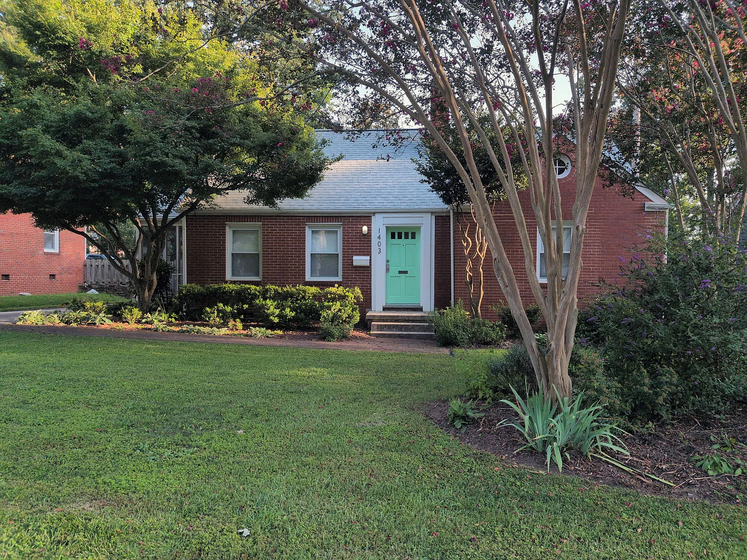 3 bed, 1247 sqft, $1,850 — Photo 1