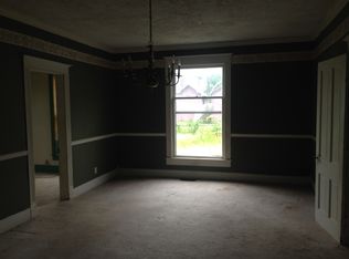 814 N High St, Hartford City, IN 47348
