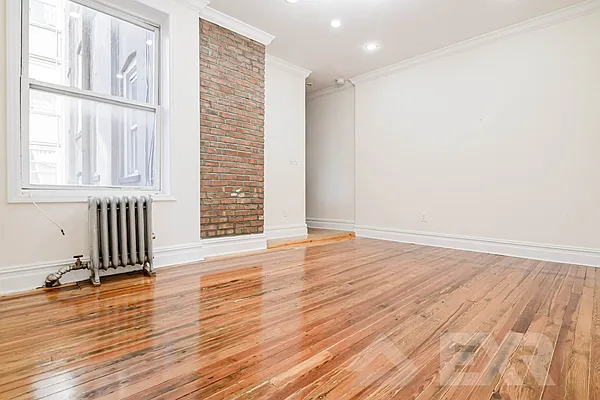 Rented by EXR | media 2