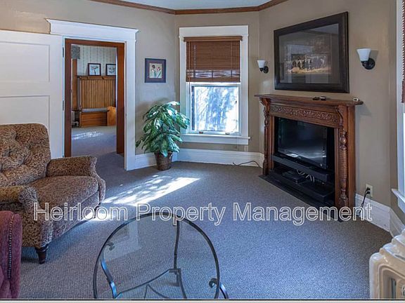 3rd image of 1621 E Superior St #2A